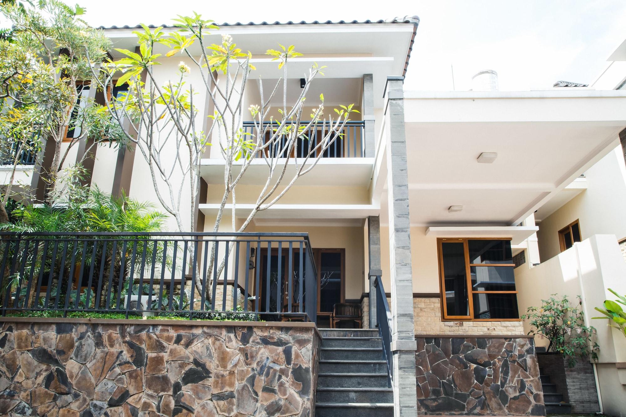 Kuldesak Villas Bandung Exterior photo